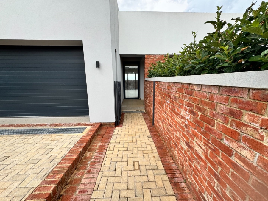 3 Bedroom Property for Sale in Helderzicht Eco Estate North West